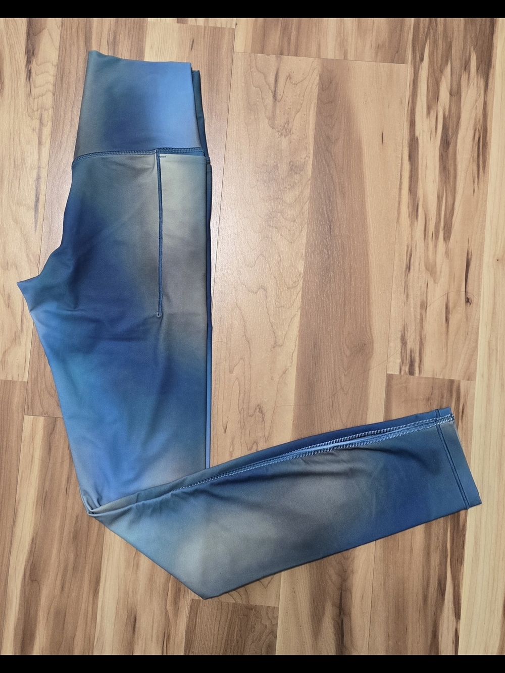 CALIA by Carrie Underwood multicolor 7/8 leggings featuring a blue ombré gradien